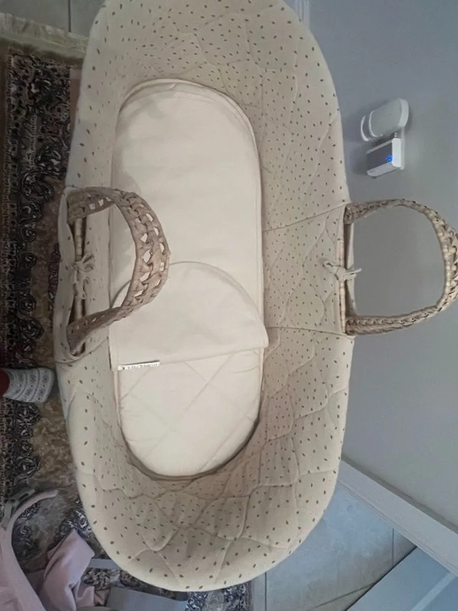 Little Green Sheep -Moses Basket and Static Stand Bundle - Printed Linen Rice - Image 3