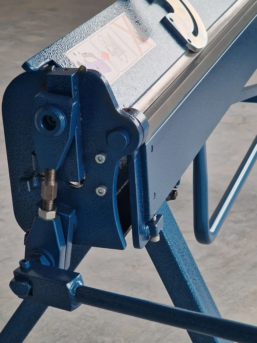 sheet metal folder ZGR-2000/0.8 with 2 handles - Image 3