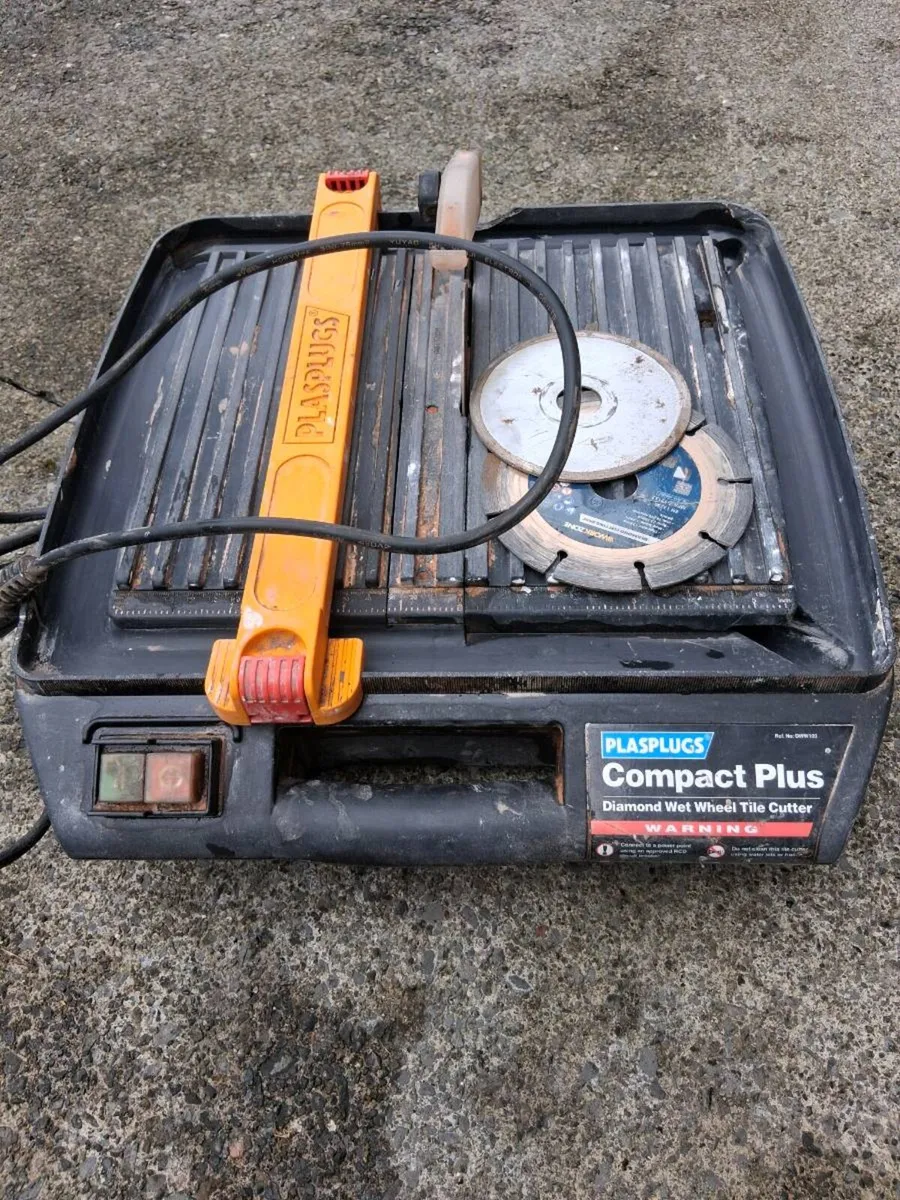 Plasplug electric tile cutter - Image 1