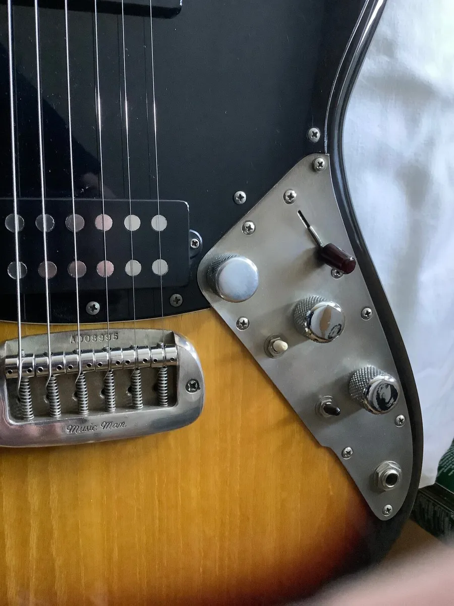 MUSICMAN SABRE MK 2 MINT - Image 1