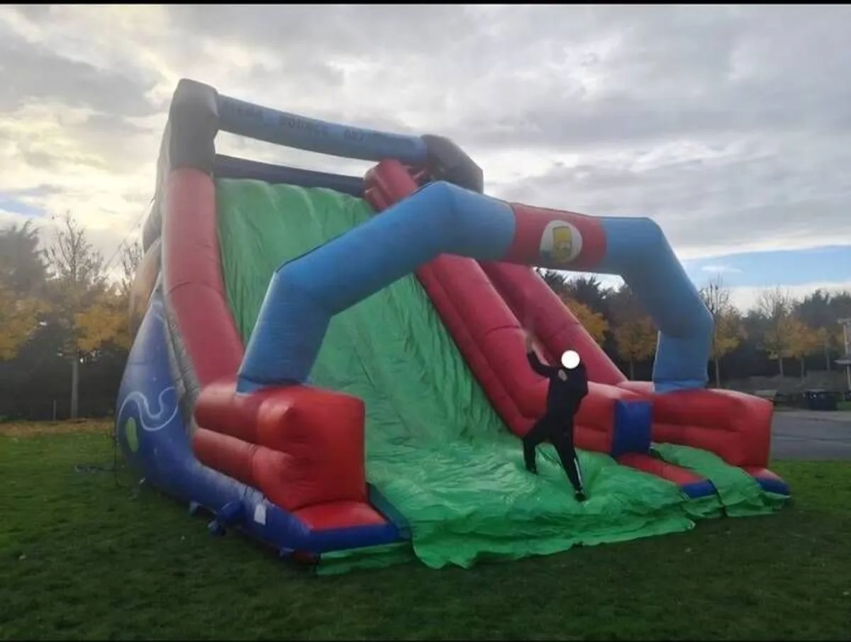 Mega Large Bouncing Castle Slide 26ft tall - Image 1