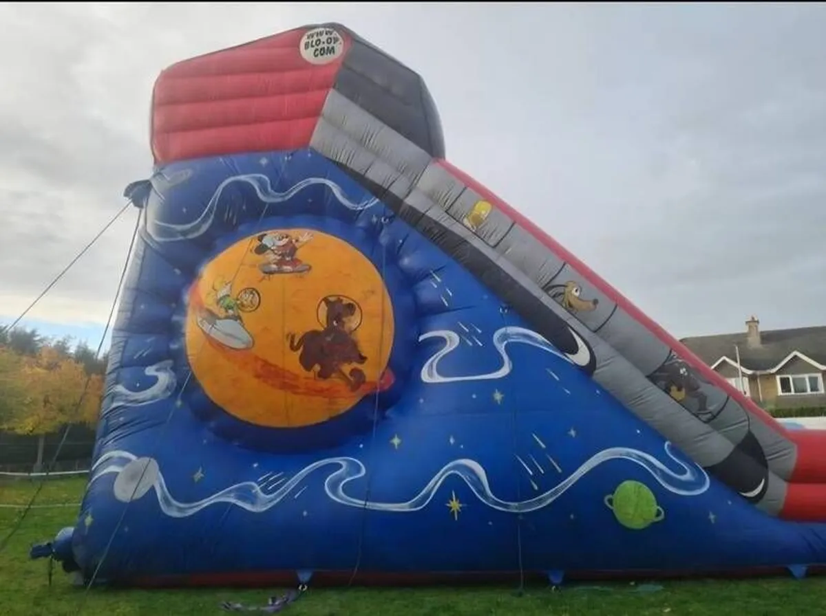 Mega Large Bouncing Castle Slide 26ft tall - Image 3