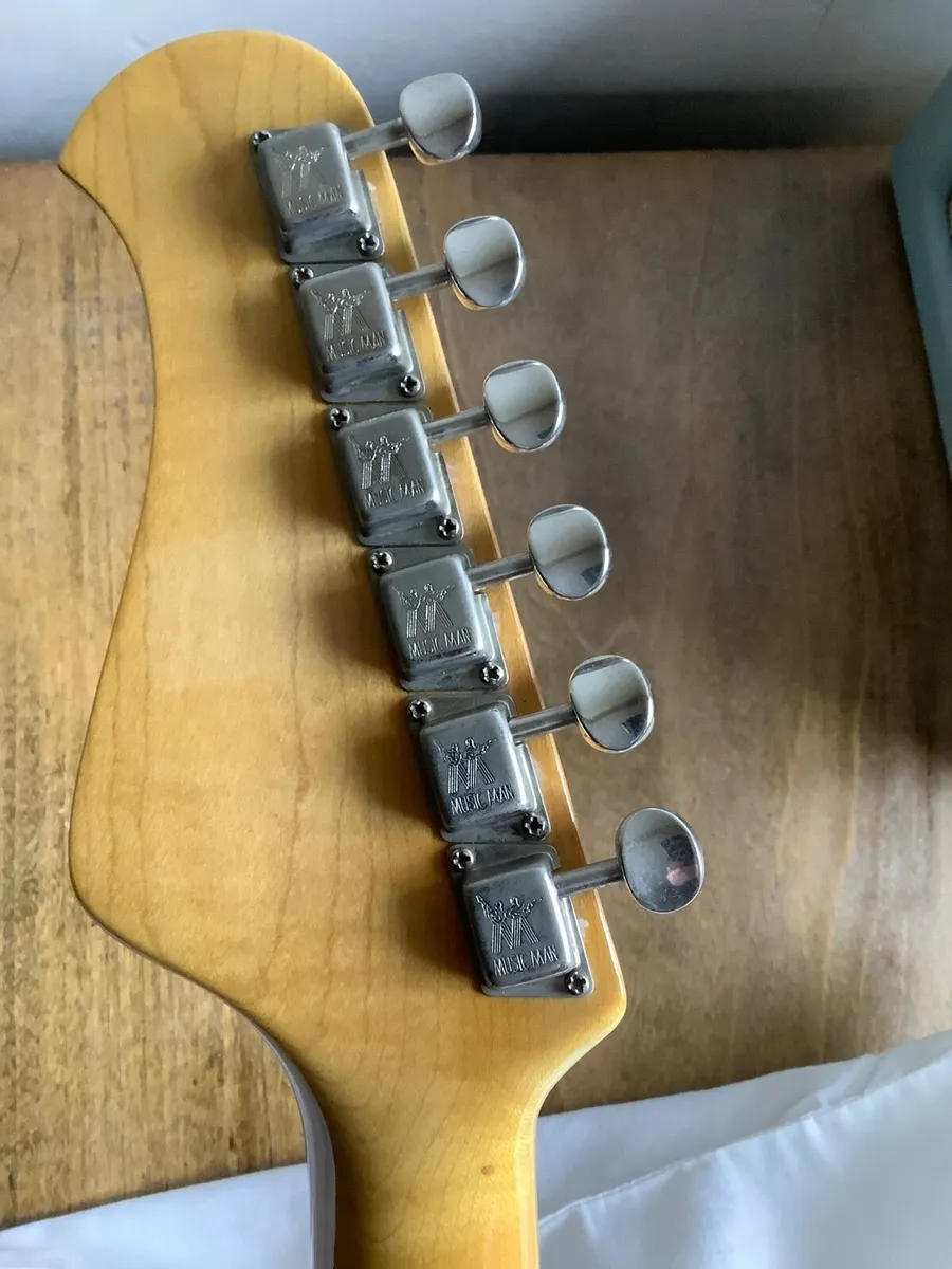 MUSICMAN SABRE MK 2 MINT - Image 2