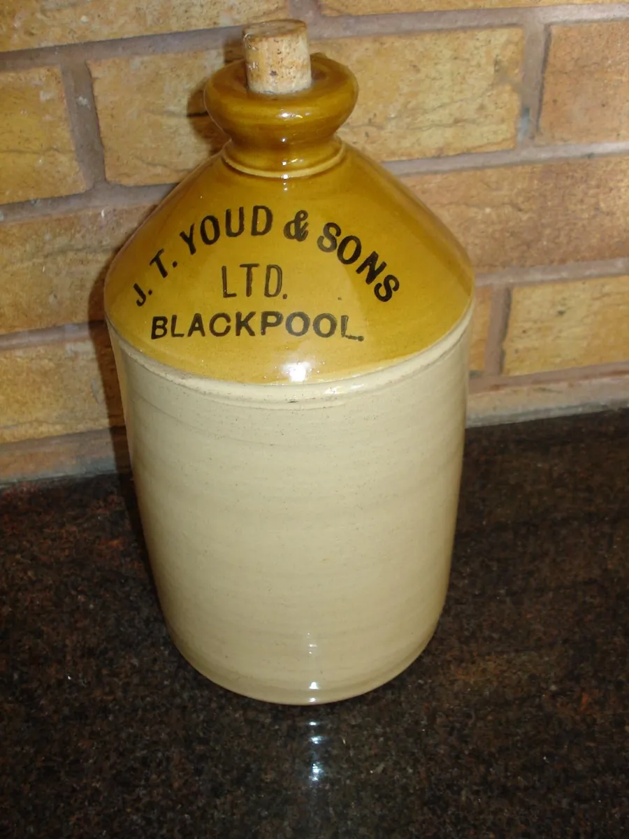 BLACKPOOL ORIGINAL FLAGON & METAL SIGN, - Image 1