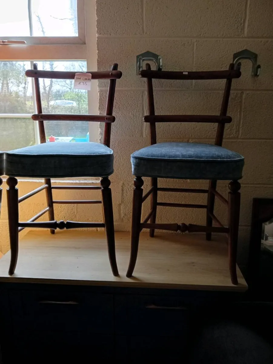 Pair of velvet occasional chairs - Image 1