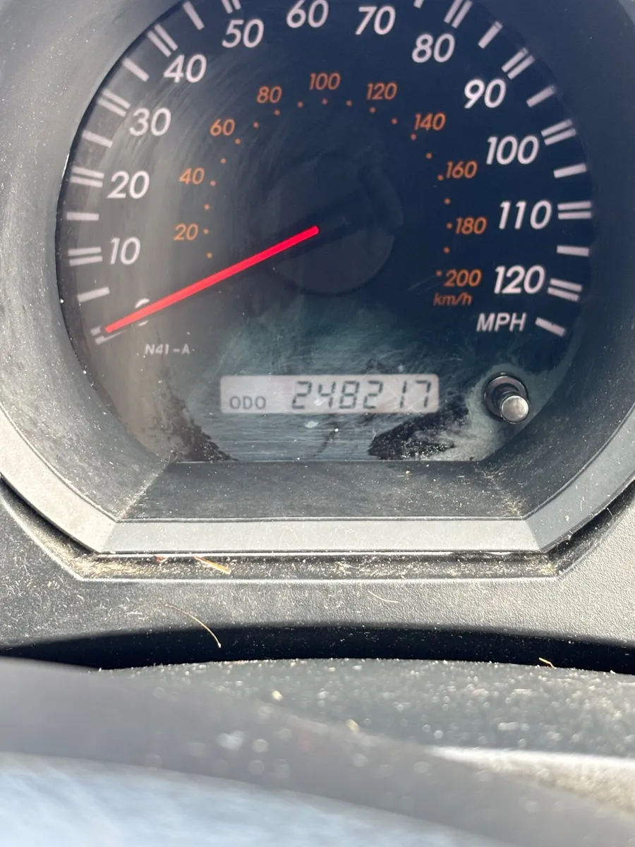 Toyota Hilux 2011 - Image 4