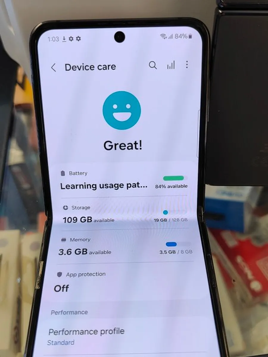 Samsung Galaxy Z-Flip 4 128GB/ 8GB RAM Dual Sim Unlocked Used (SALE PRICE) - Image 4