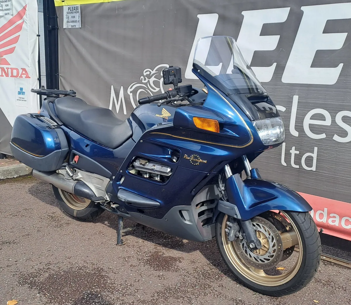 1999 HONDA ST1100 PAN-EUROPEAN - Image 2