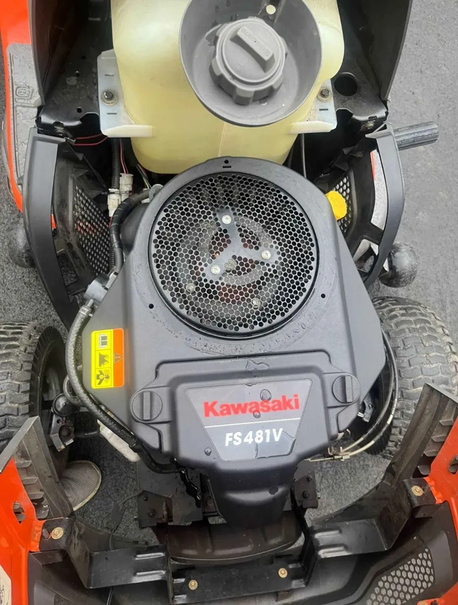 Husqvarna ride on lawnmower - Image 4