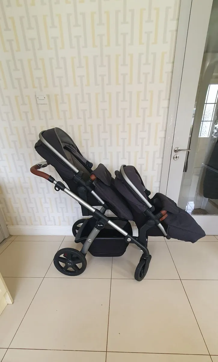 Silver cross wave double buggy - Image 3