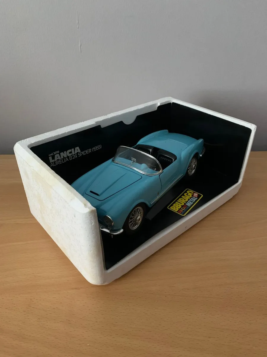Lancia Aurelia B24 Spider (1955) 1/18 Burago Model - Image 2