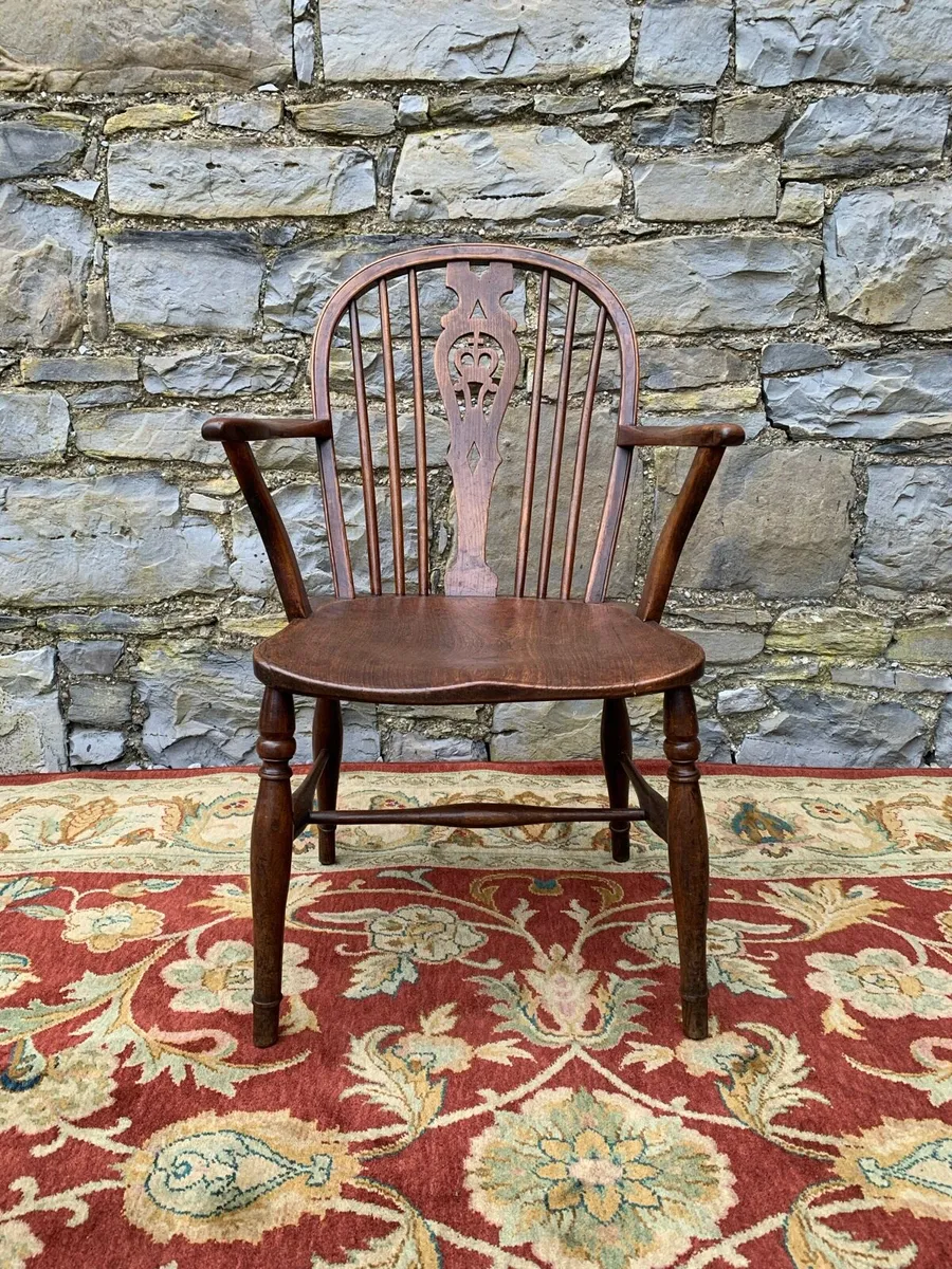 19th century elm and beech Windsor armchair. - Image 3