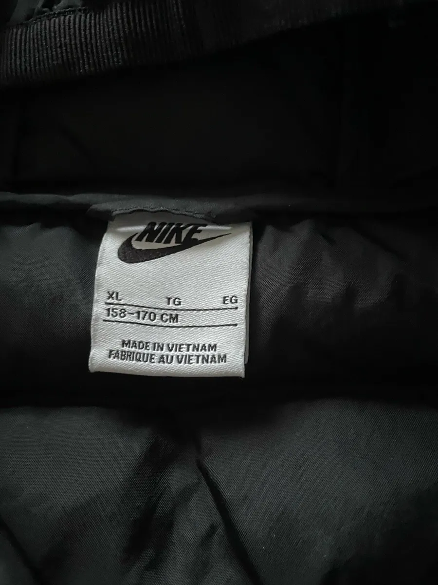 Nike kids puffer jacket - Image 2