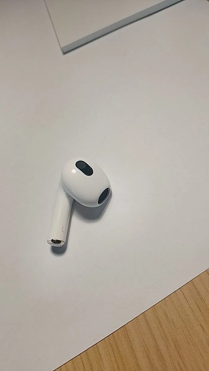 Airpod 2s - Image 4