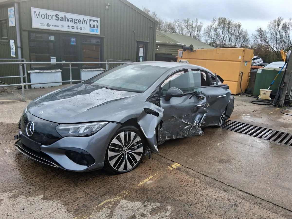 2022 MERCEDES EQE  300 4DR AUTO - Image 2