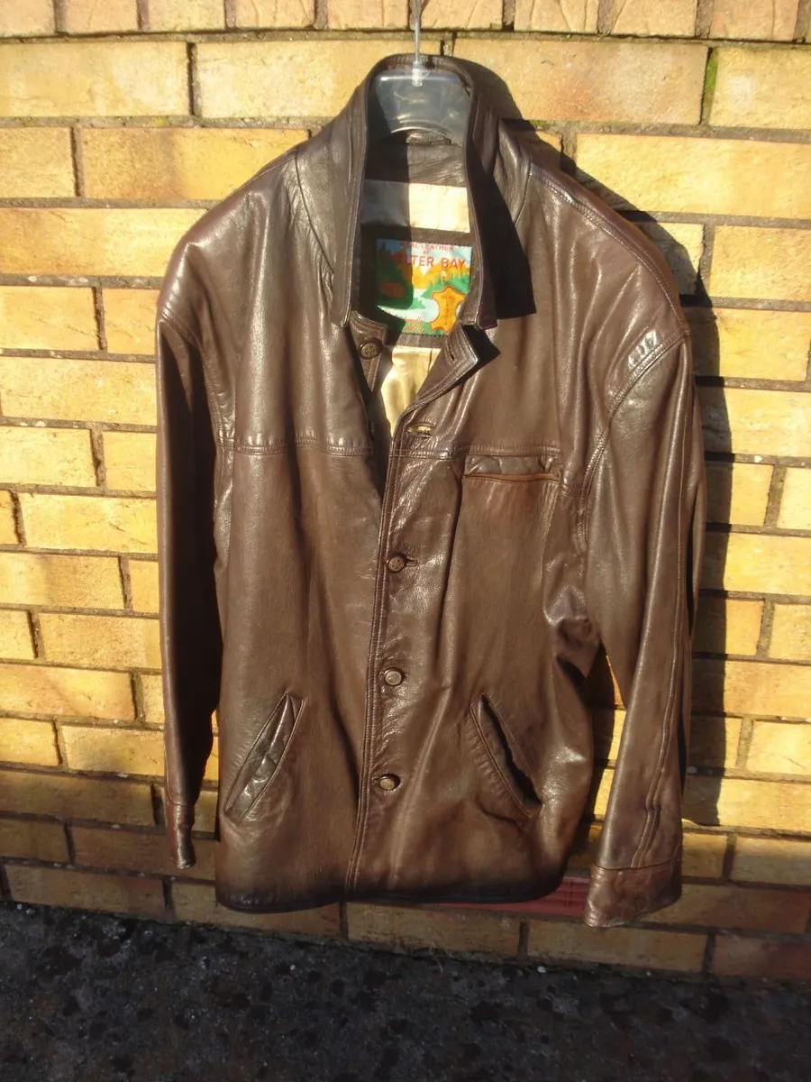 VINTAGE MENS BROWN REAL LEATHER JACKET. MEDIUM. - Image 1
