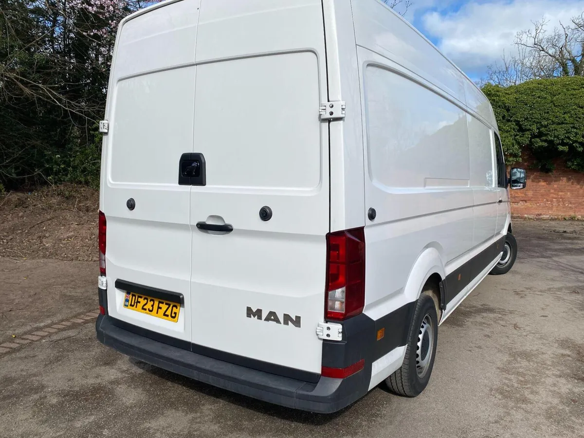 Man TGE 2023 super low mileage - Image 2