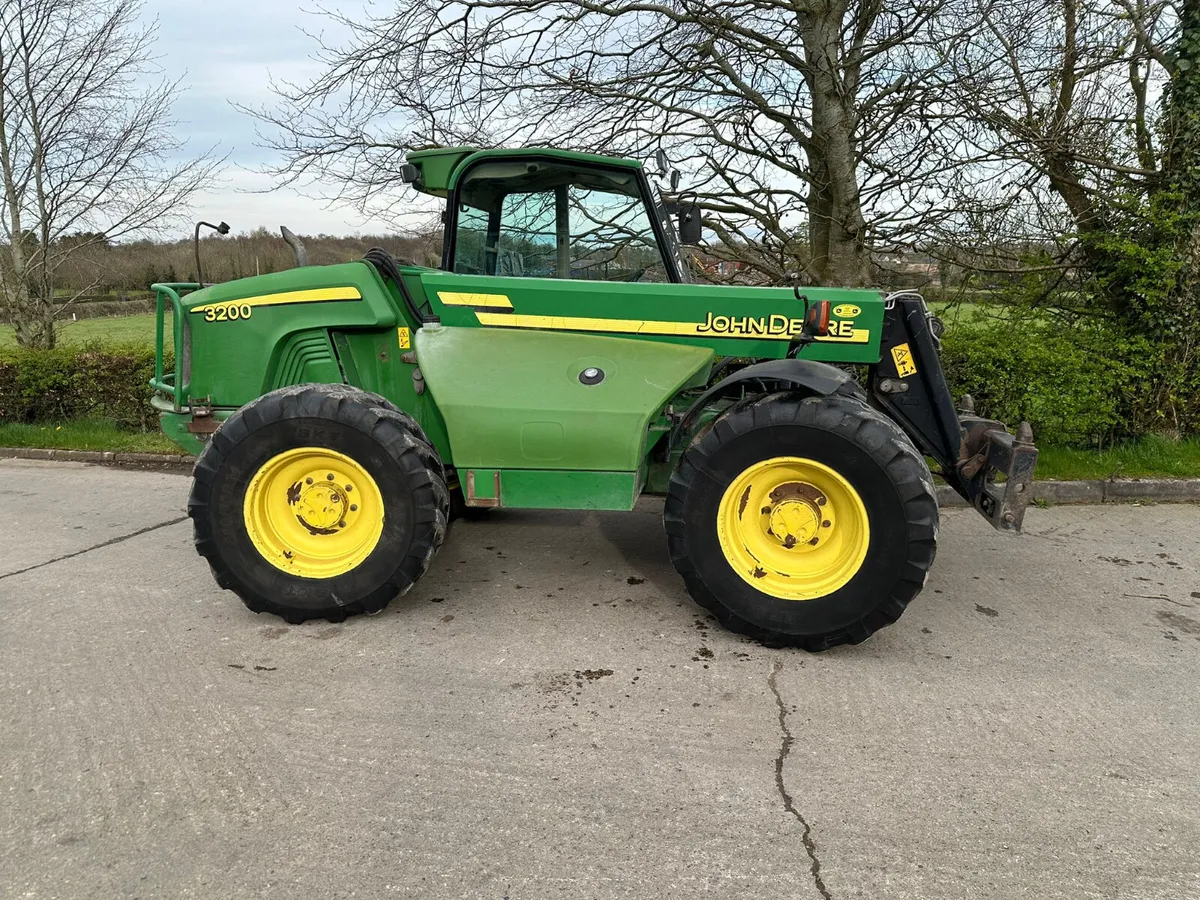 John Deere 3200 - Image 2