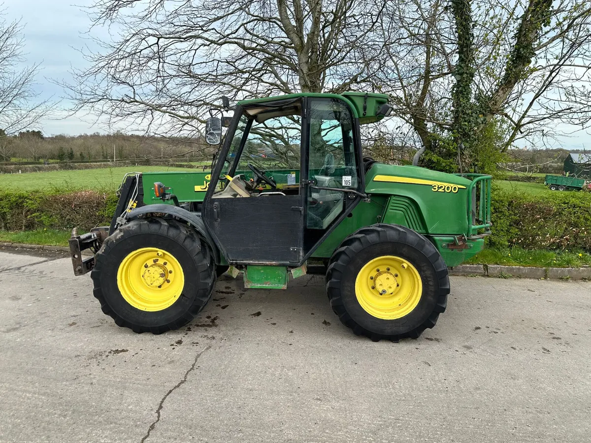John Deere 3200 - Image 1
