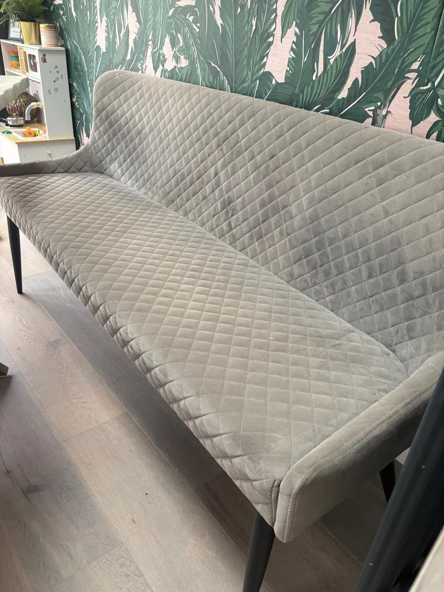 Luxury Dining Table & Benches x 2 - Image 1