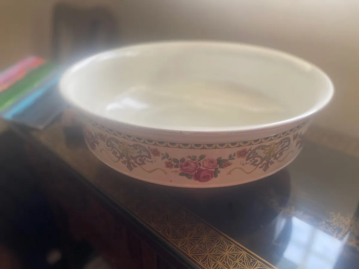 Antique jug and basin - Image 1