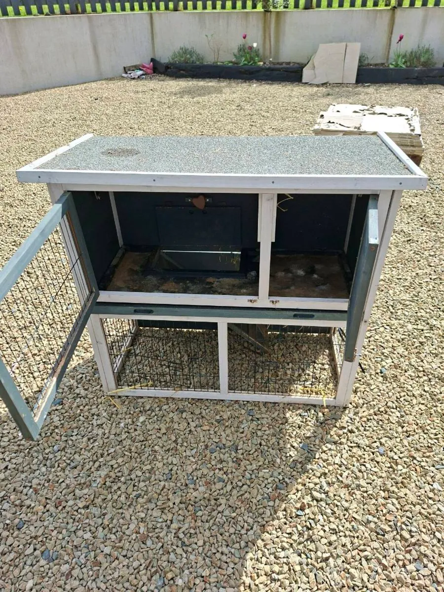 Rabbit hutch - Image 2