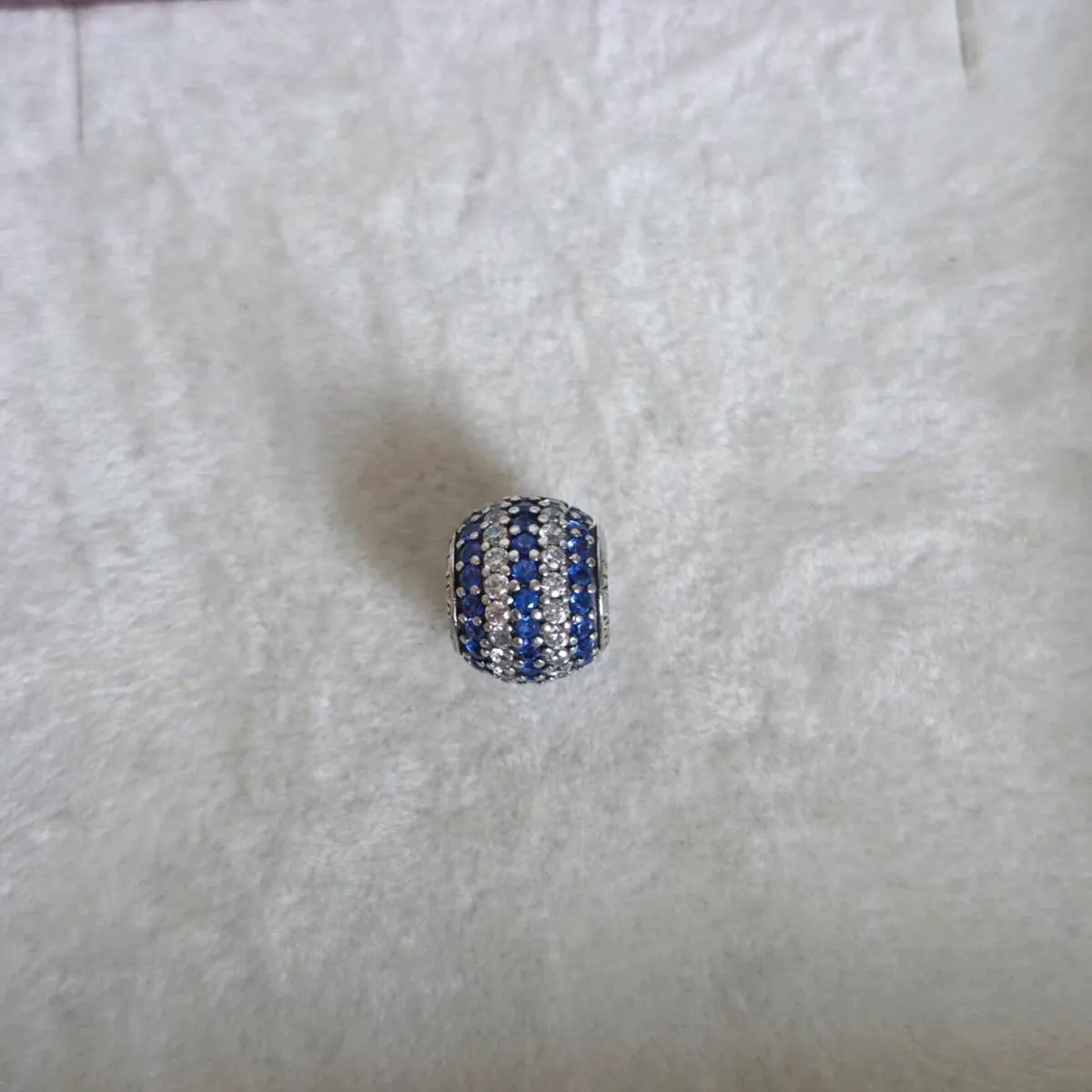 Pandora charm pave blue/clear stones - Image 3