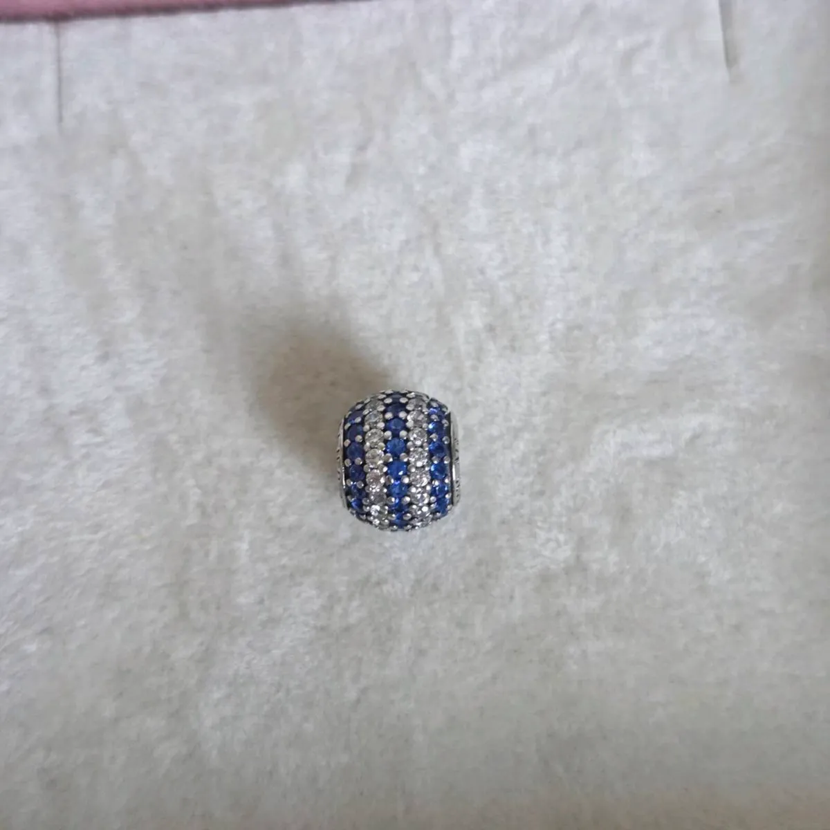 Pandora charm pave blue/clear stones - Image 2