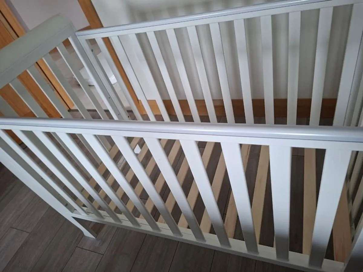 White Sleigh Cot - Image 3