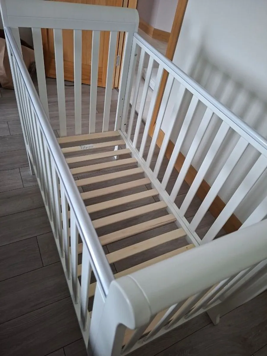 White Sleigh Cot - Image 4