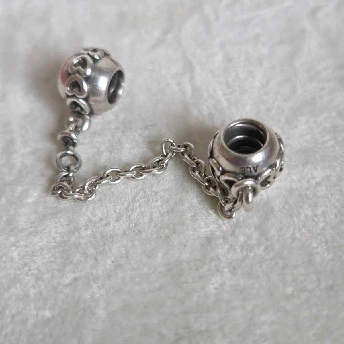 Pandora safety chain hearts - Image 4