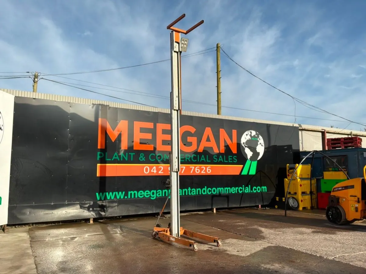 'SAFETY LIFTING' SLA15  MATERIAL LIFT HOIST...1052 - Image 1