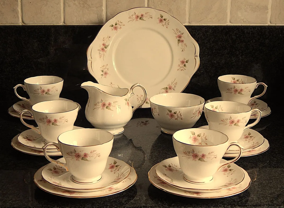 21 Piece Vintage Duchess ‘Glen 316’ Tea Set, c1984 - Image 2