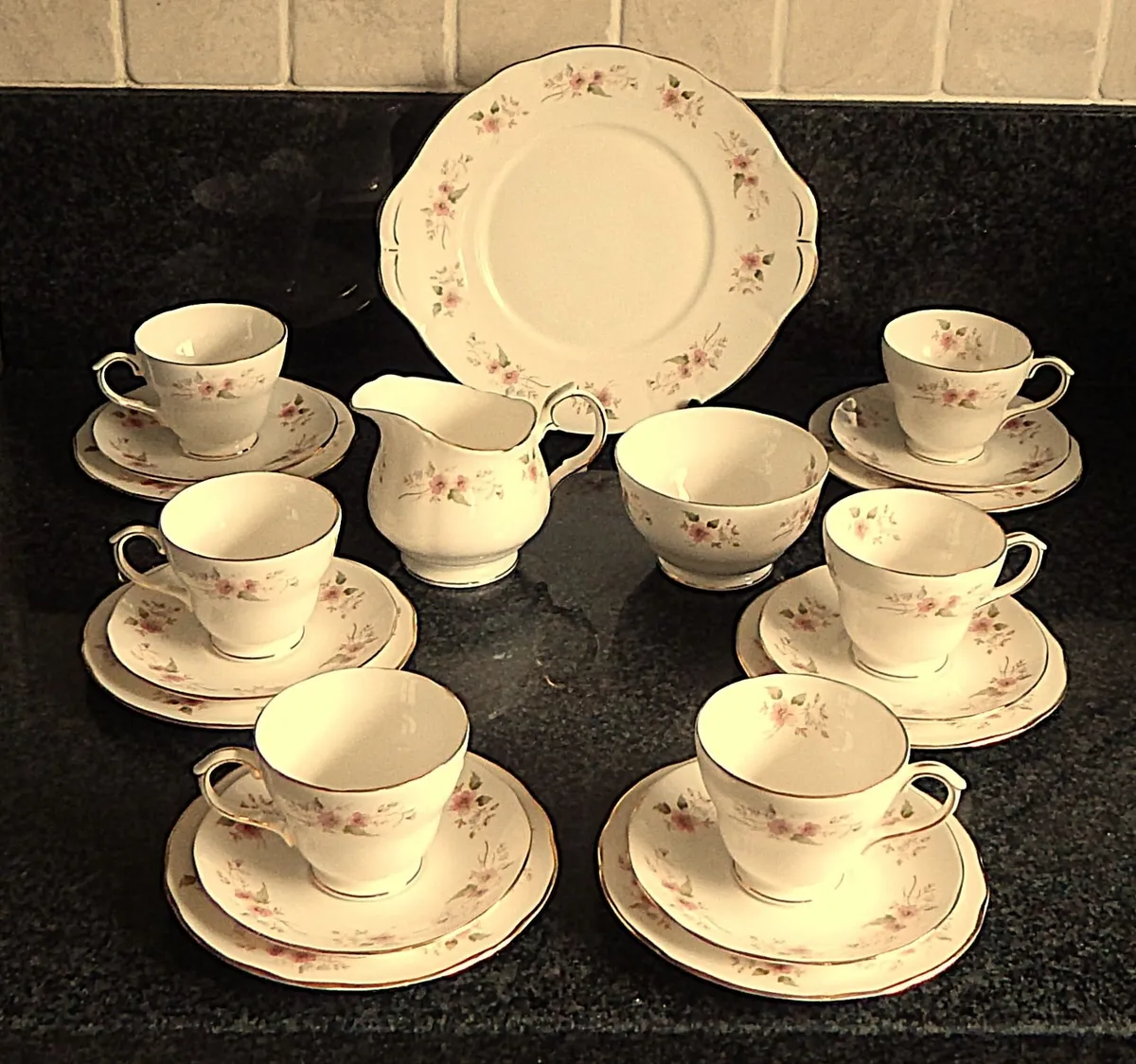 21 Piece Vintage Duchess ‘Glen 316’ Tea Set, c1984 - Image 1