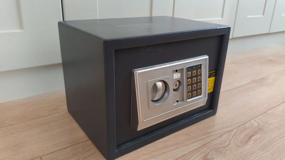 Digital home safe - Image 1
