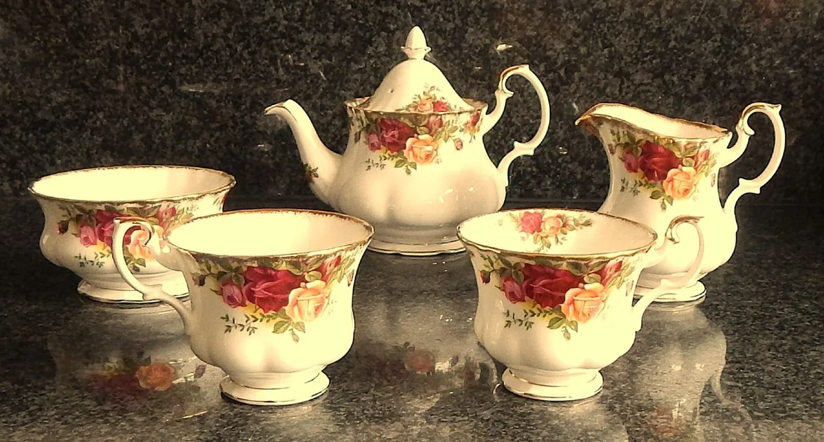 5 Royal Albert old Country Rose Bone China Pieces - Image 2