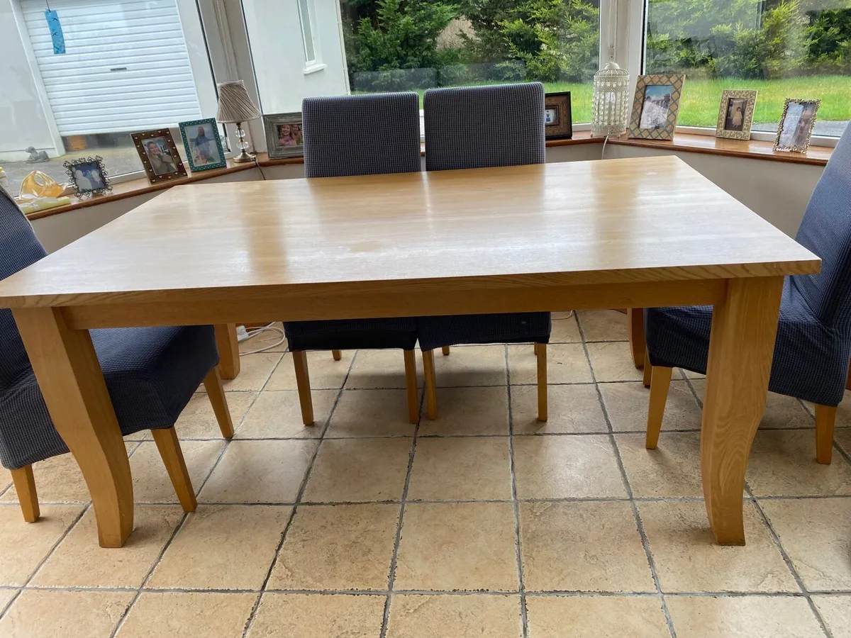 Dining table - Image 1