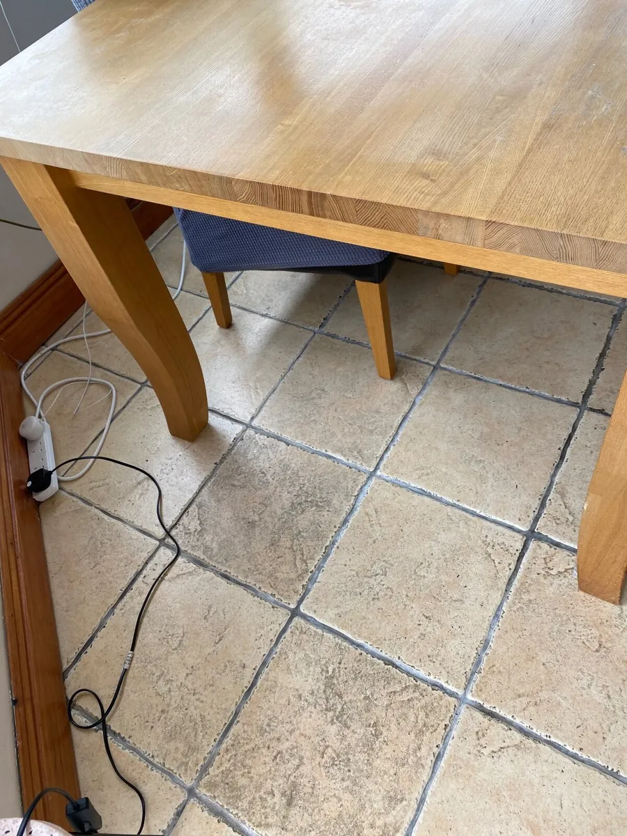 Dining table - Image 4