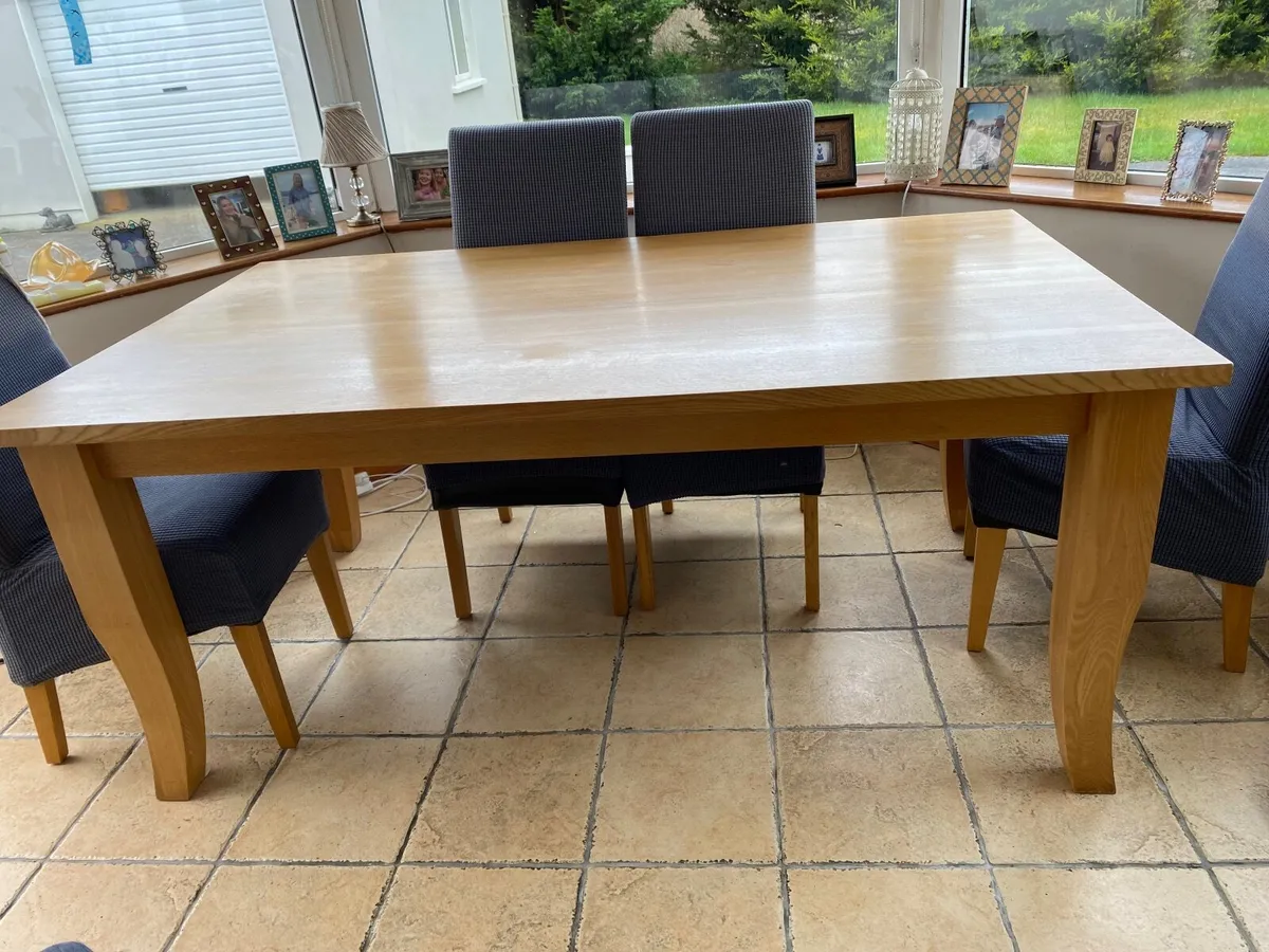 Dining table - Image 2