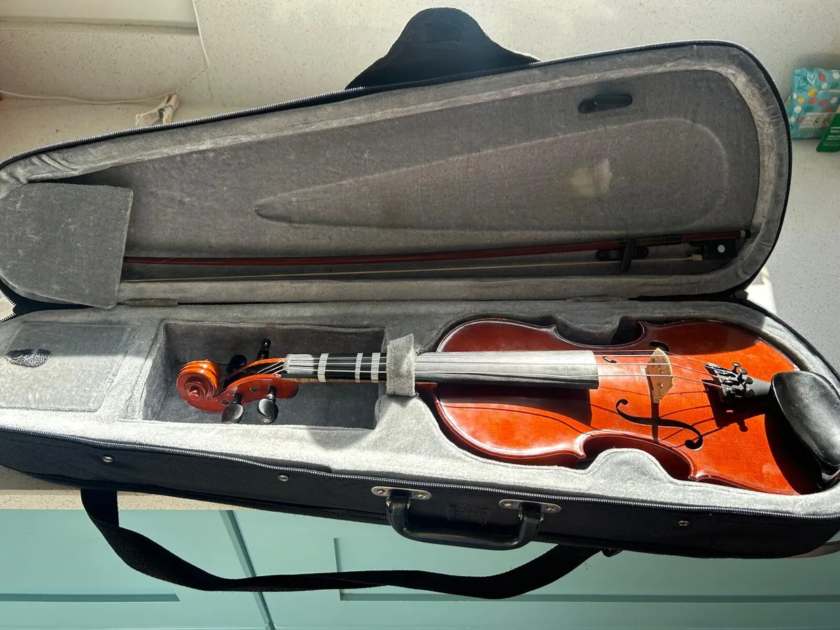 Half size fiddle - Image 1