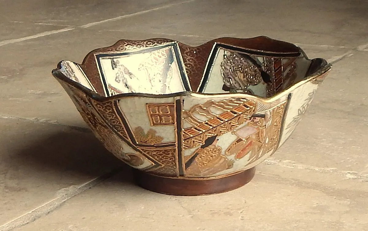 Japanese Hand-painted Satsuma Earthenware Bowl - Image 2
