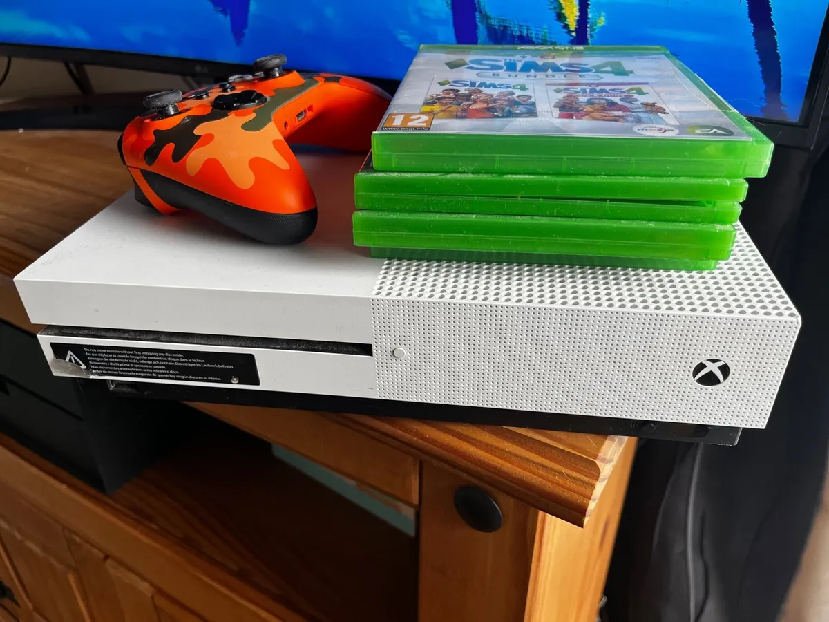Xbox one s 500 Gb with games - Image 2