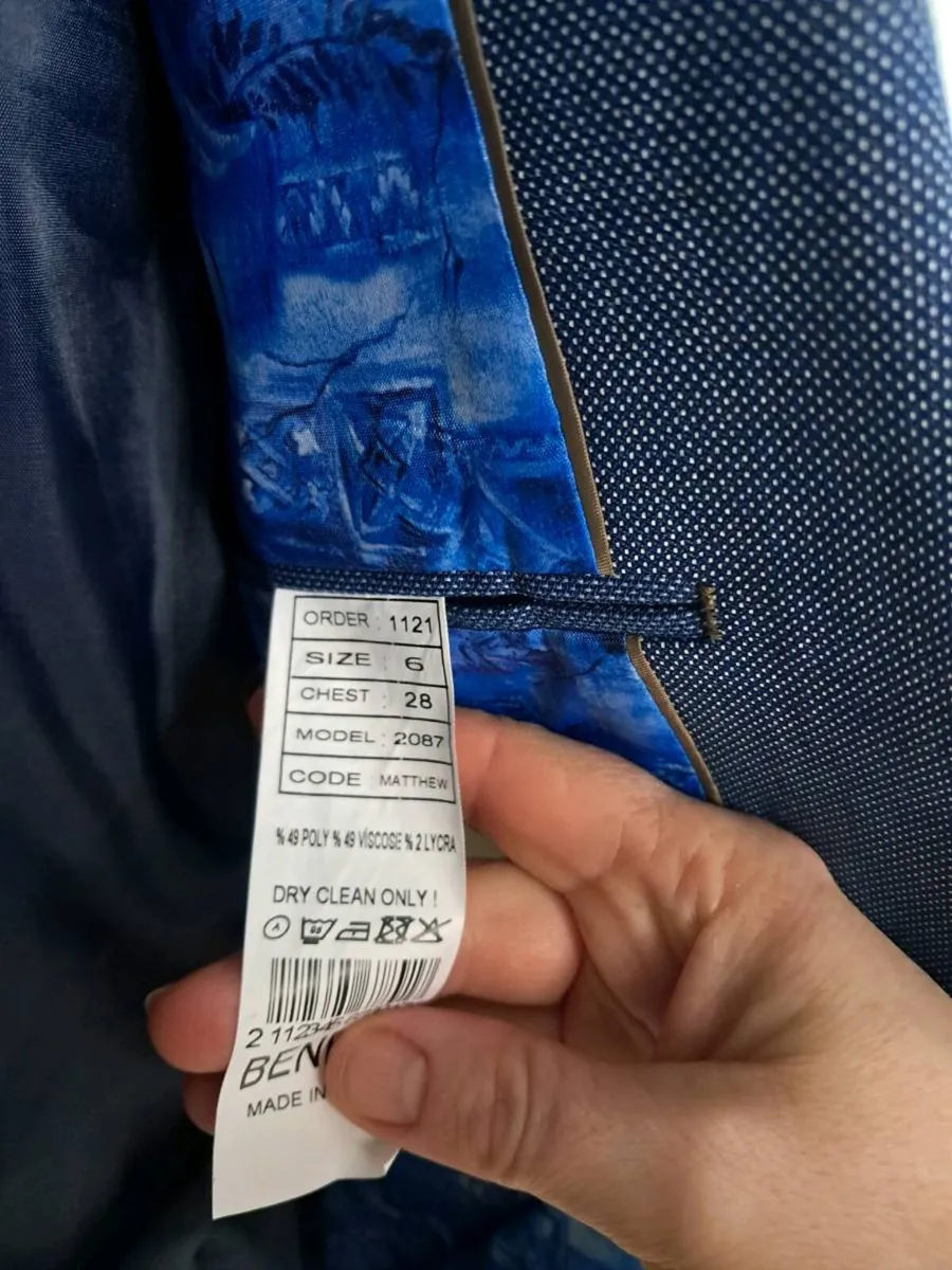 Boys communion suit - Image 3