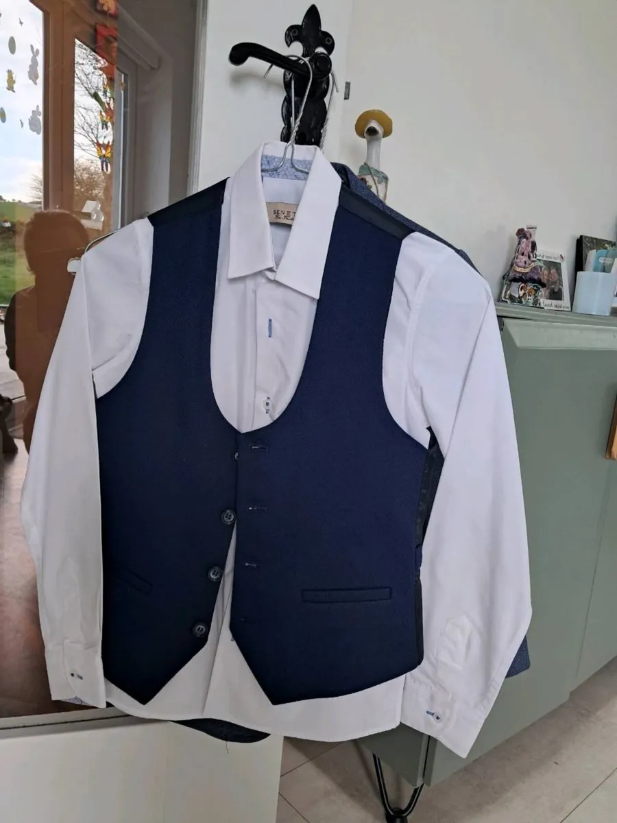 Boys communion suit - Image 4