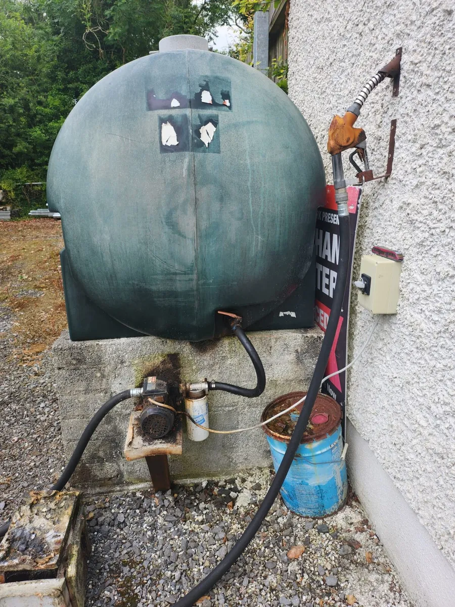 Diesel tank with pump and filter