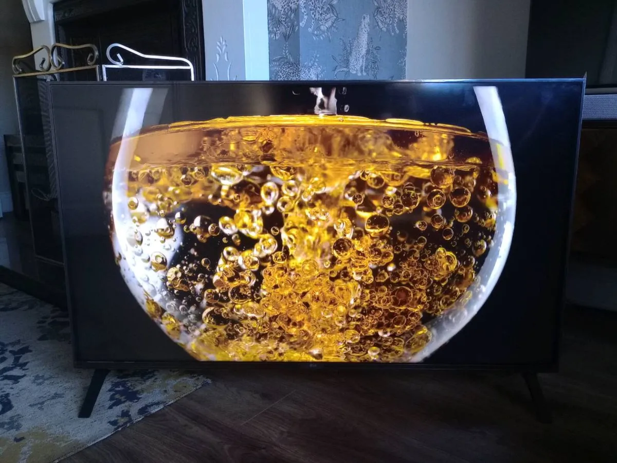 LG 43" 4K UHD SMART TV 43UA7300 - Image 3