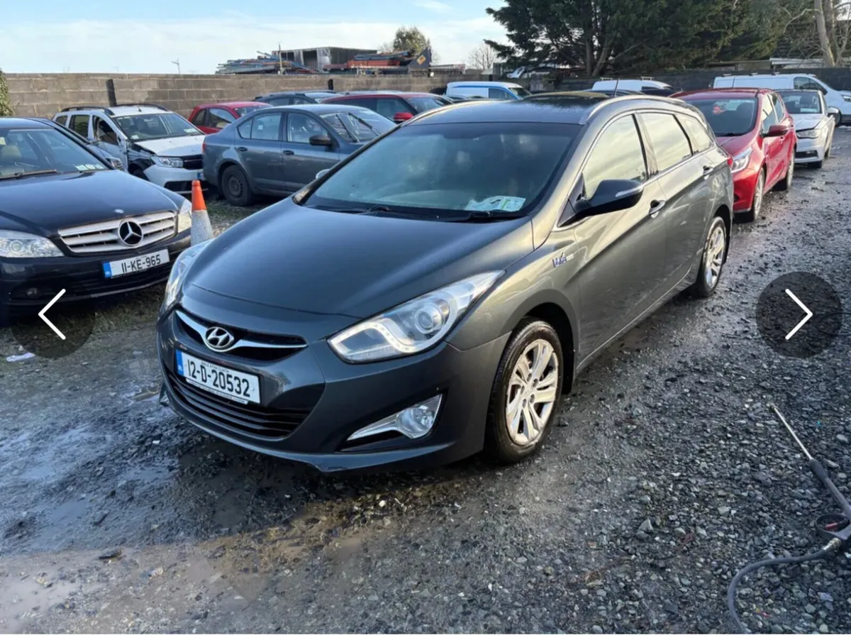 12 Hyundai i40 1.7 Dsl no damage drive away - Image 1