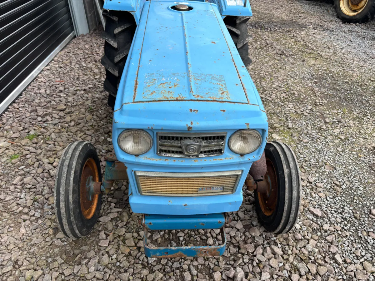 Hinomoto E18 compact tractor - Image 3