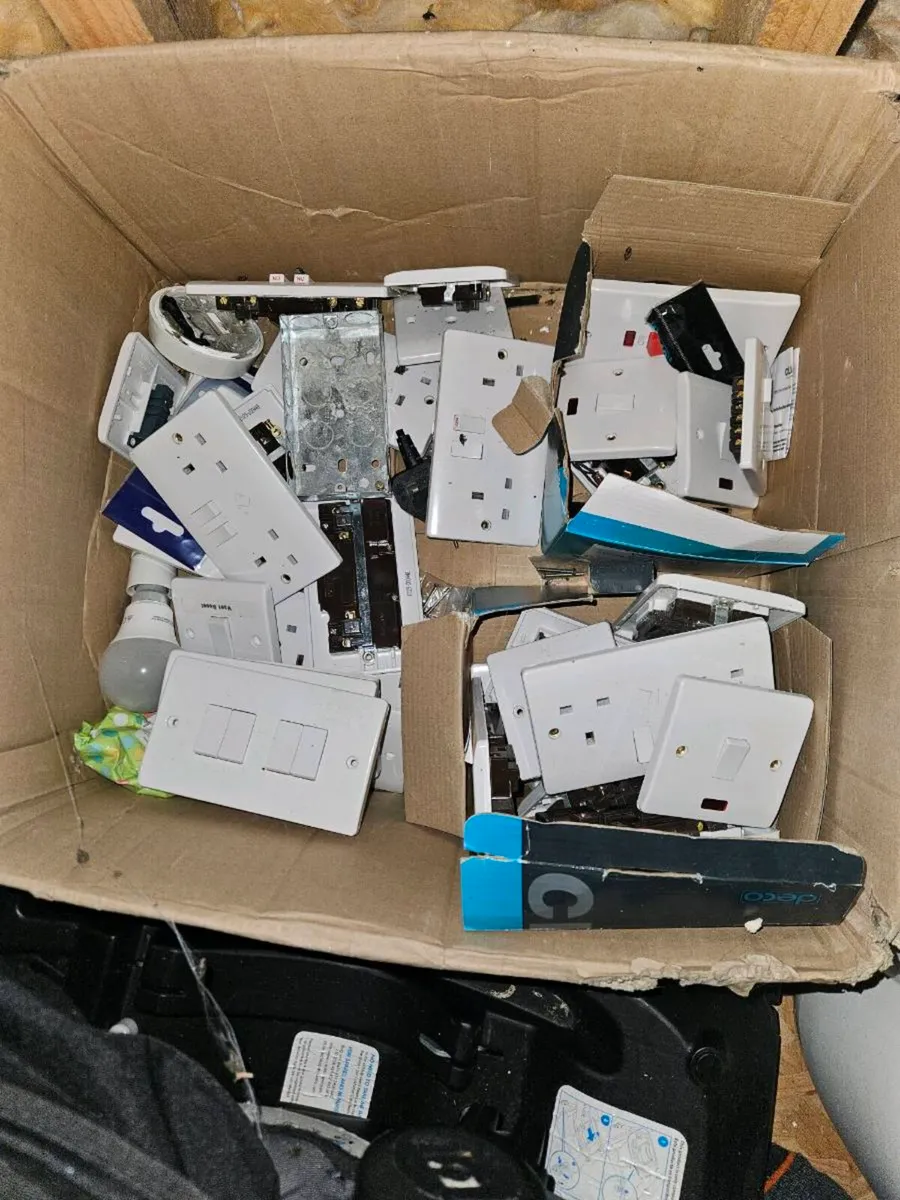 Ash Mantle piece, mesh, electrical bits - Image 4