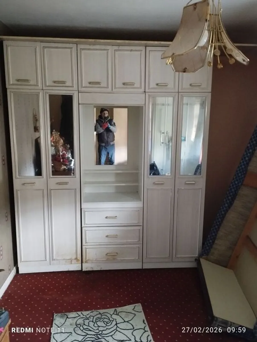 bedroom brown chest of drawers with lift up top - Image 3